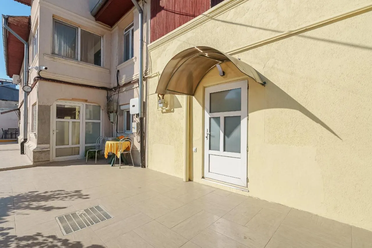 Stone Gate Apartment #3 Bucharest