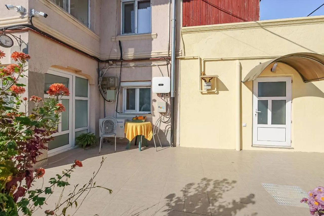 Stone Gate Apartment #3 Bukarest